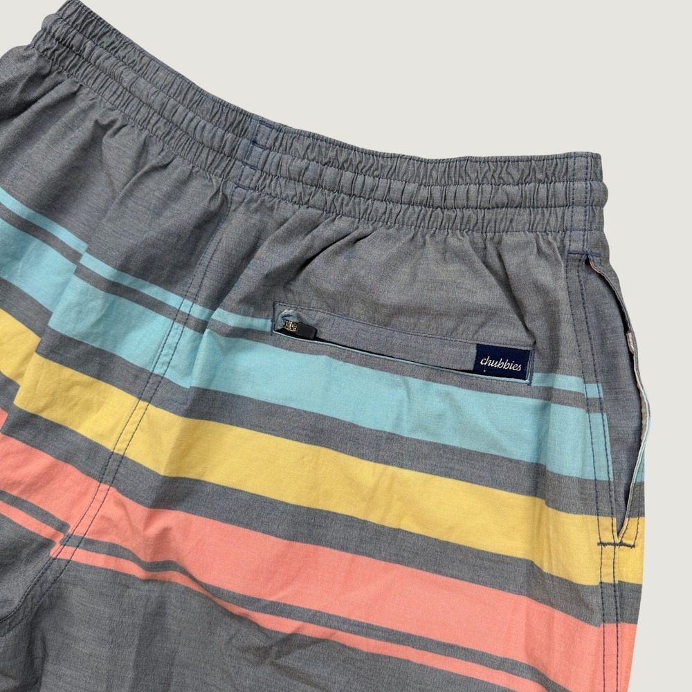 Chubbies Men Large Swim Trunks Gray Striped 5.5 Inch Inseam Mesh Lined